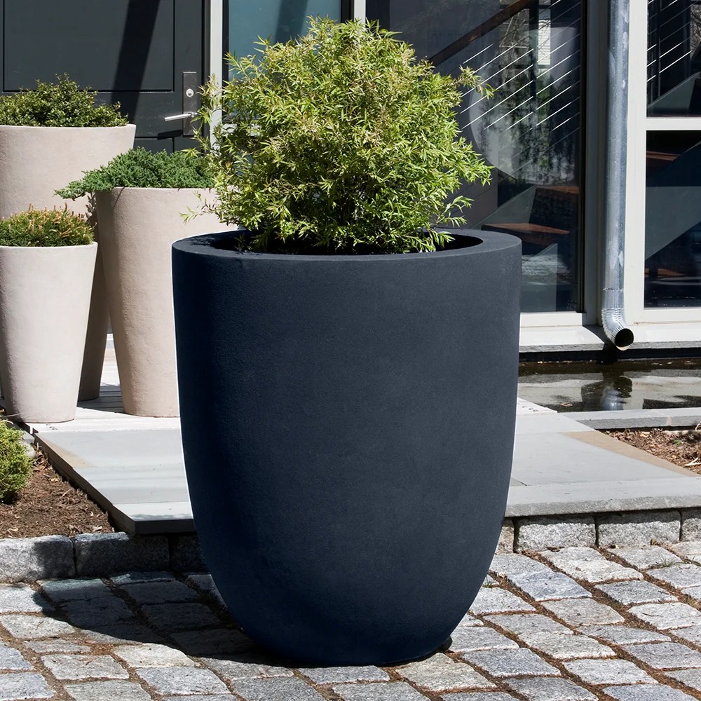 Black outdoor plant pots